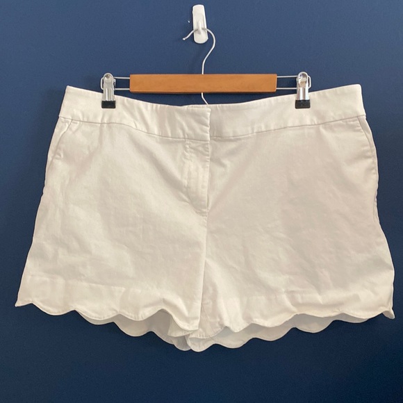 LOFT The Riviera Short Scalloped White - Picture 1 of 3